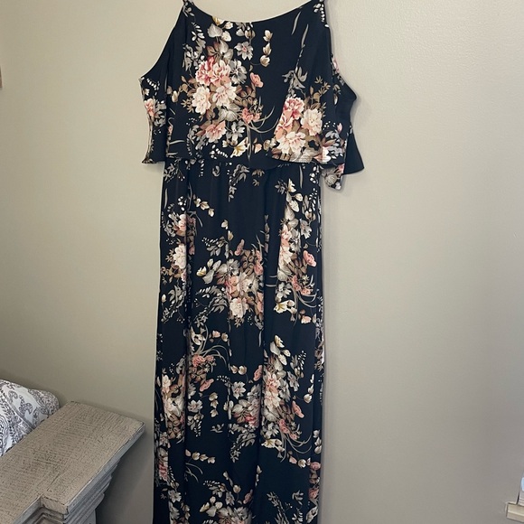 Black floral cold shoulder dress - Picture 5 of 12